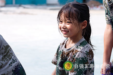 毛毛蟲(chóng)大戰(zhàn)