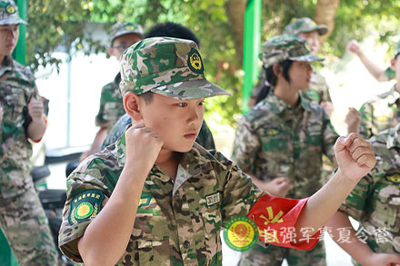 軍事訓練
