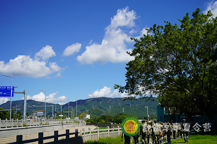 野外拉練